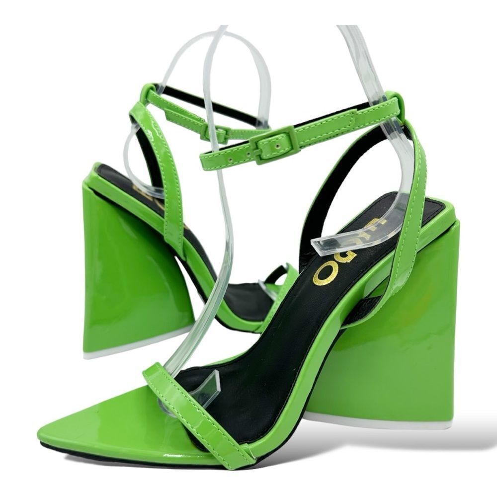 EGO WILD-SIDE CROSS‎ STRAP OPEN TOE ROUND STATEMENT BLOCK HEEL IN GREEN PATENT